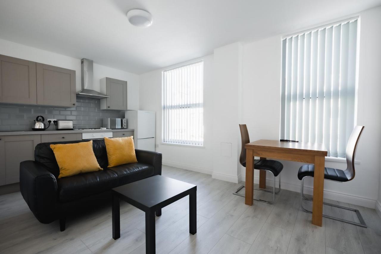 Platform Stadium Apartment With Parking Kingston upon Hull Exterior photo