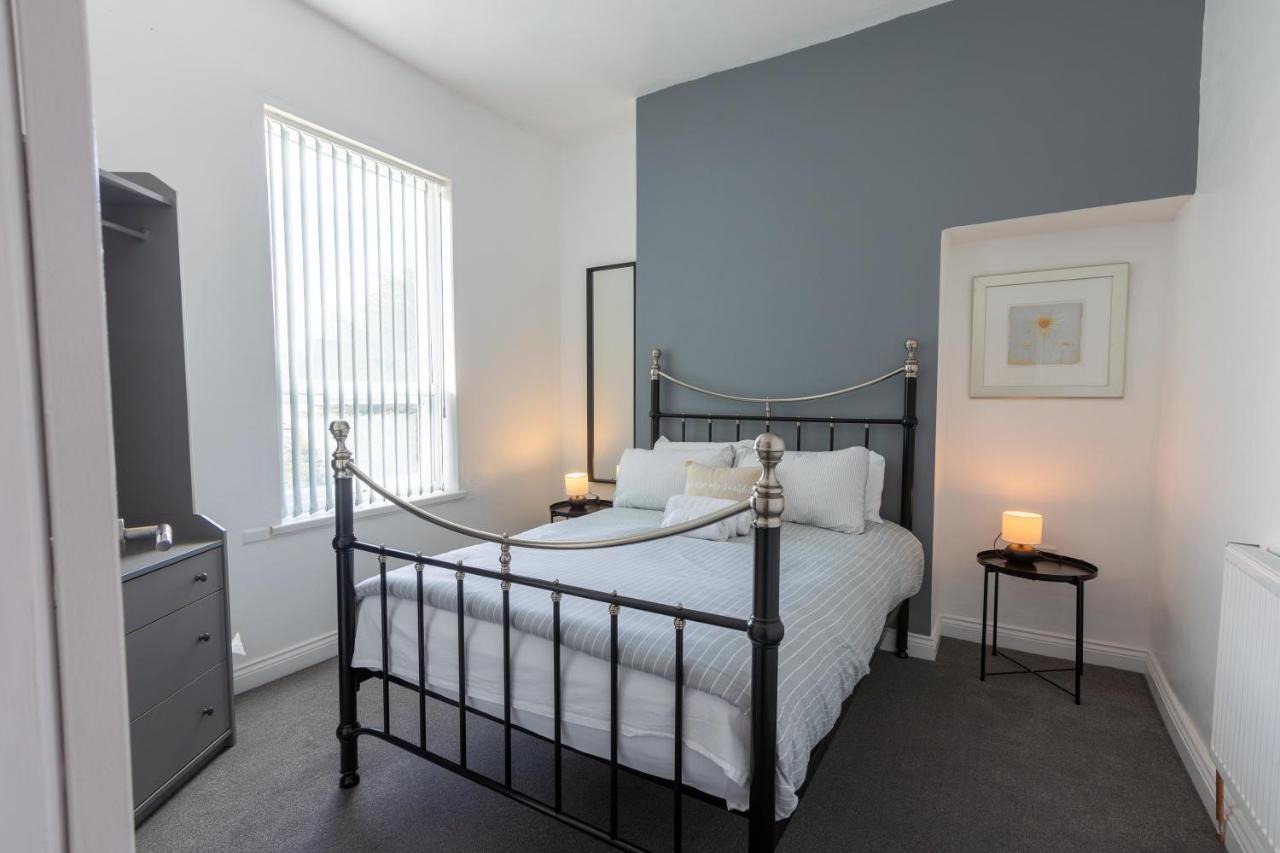 Platform Stadium Apartment With Parking Kingston upon Hull Exterior photo