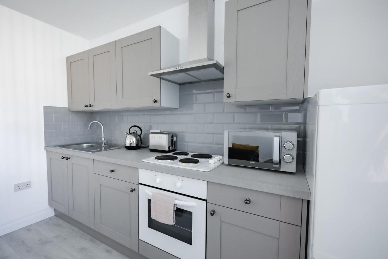 Platform Stadium Apartment With Parking Kingston upon Hull Exterior photo
